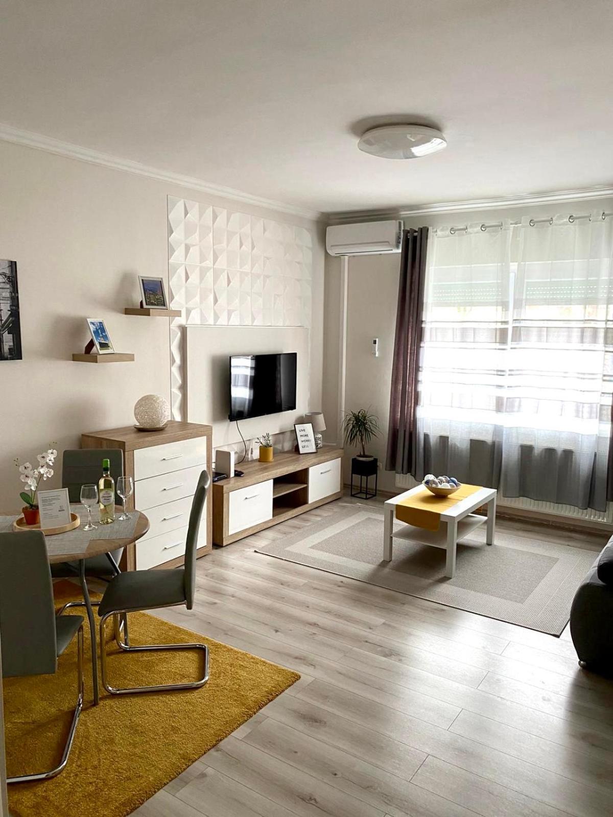 Sweet Central Apartment ,In The City Center Eger Ngoại thất bức ảnh